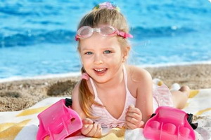 Как организовать отдых с ребенком на море?